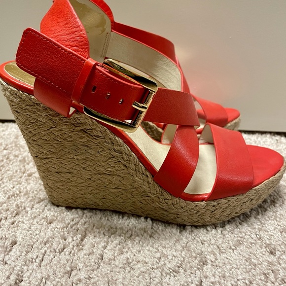 Michael Kors coral sandals - Picture 6 of 6